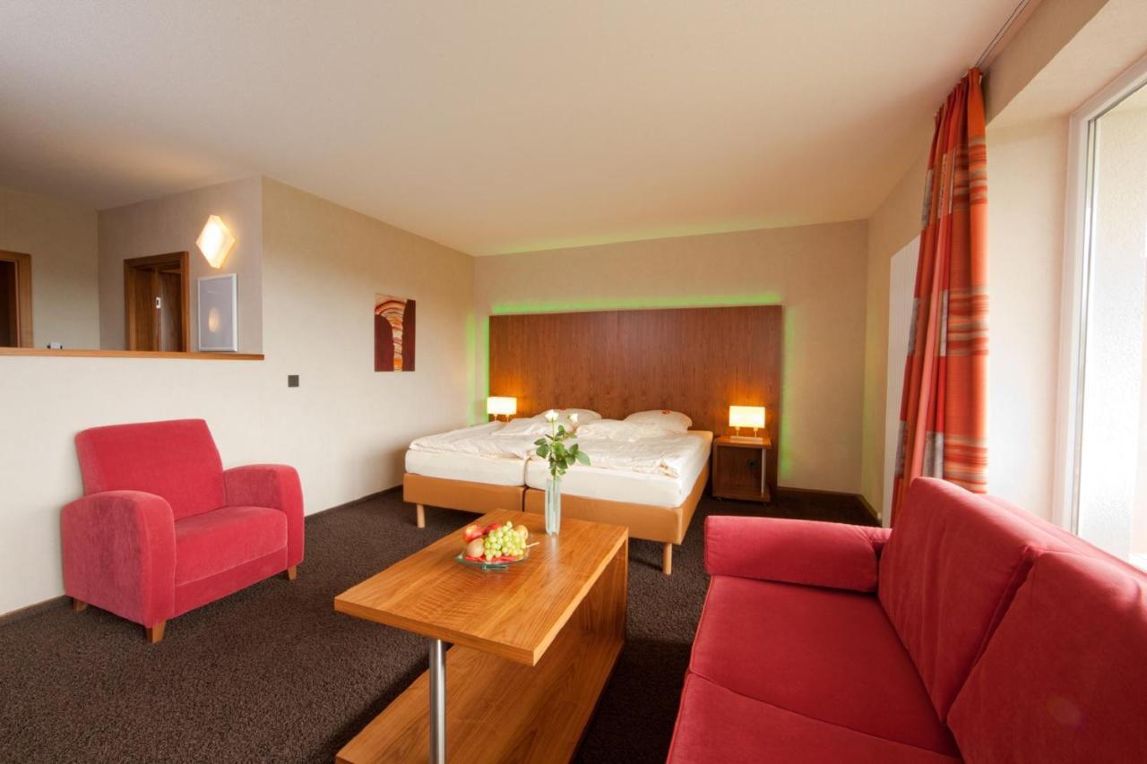 Seehotel Kell am See Exterior photo